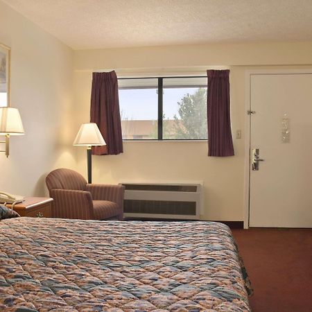 Days Inn By Wyndham Plainfield Exterior photo